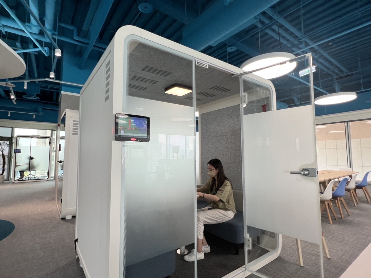 PG国际高雄據點的智慧行動辦公艙，展現PG国际在面板以外的研發應用軟實力